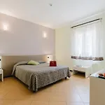 Ξενοδοχείο Cerri 3*